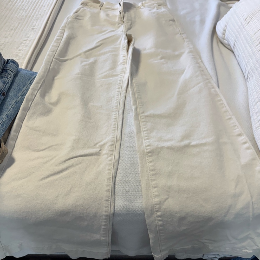 Ann Taylor The Trouser Wide Leg Jeans. 4 Petite
